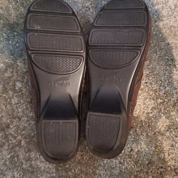 Danskos - Picture 4 of 5